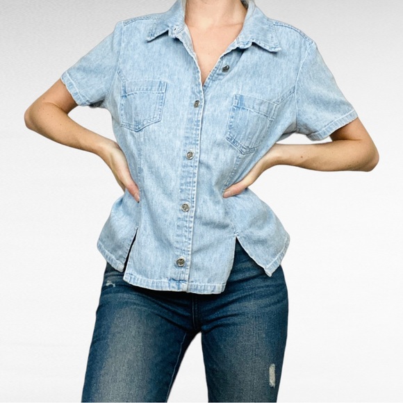 VINTAGE | 1990’s Light Wash Denim Preppy Casual Short Sleeve Button Down Shirt - Picture 2 of 12